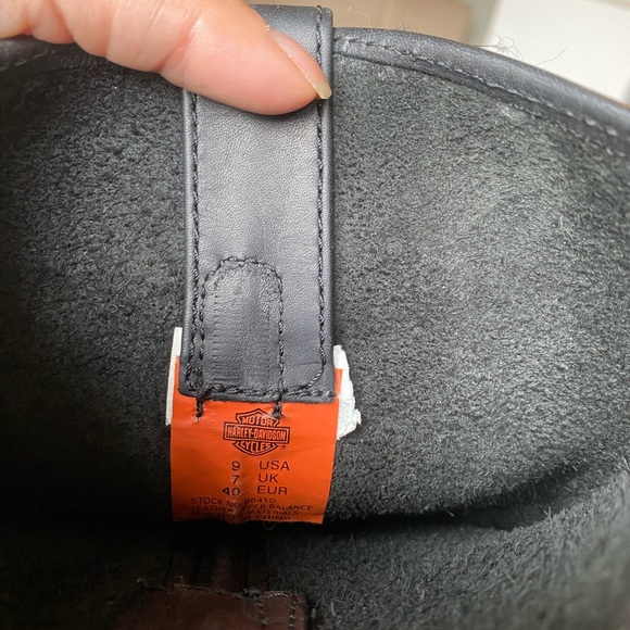 Harley Davidson leather riding boots. Minor scuffs on toe area. - Picture 8 of 10